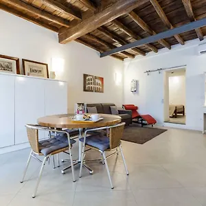 Apartment Maison Romana Loft, Rome